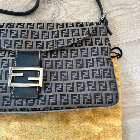 FENDI ZUCCA BAG - Picture 3 of 4